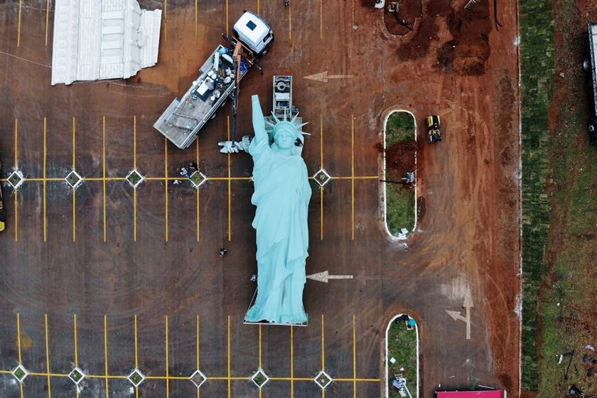 Havan Estatua Chega Ao Df Mas Espera Autorizacao Para Ser Erguida