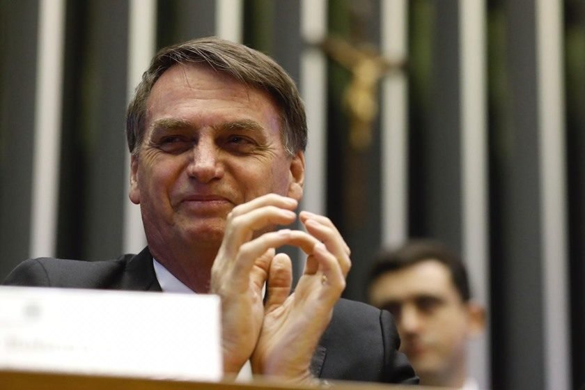 Resultado de imagem para Bolsonaro fala em cortar ao menos 30% dos cargos polÃ­ticos em bancos estatais