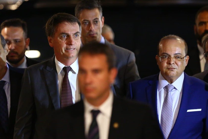 Bolsonaro se reúne com governadores