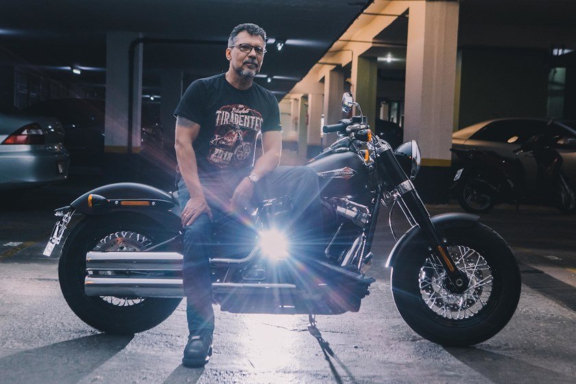 Brasília (DF), 23/10/2018 - Evento: Tião Borges, 54 anos de idade, que pilota motocicletas desde aos 13 anos - Local 206 Asa Norte Foto: JP Rodrigues/Especial para Metrópoles