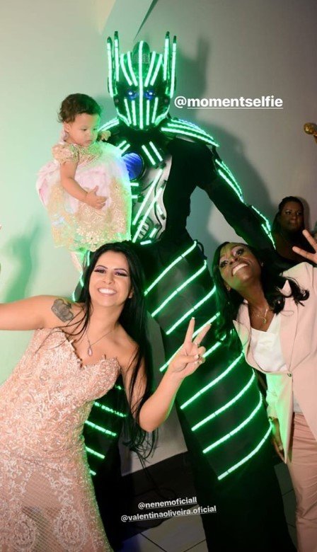 Neném festa filha