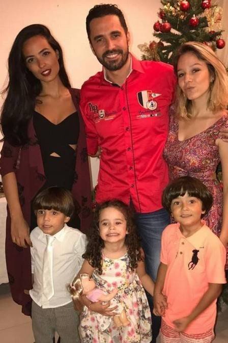 latino nove filhos reprodução