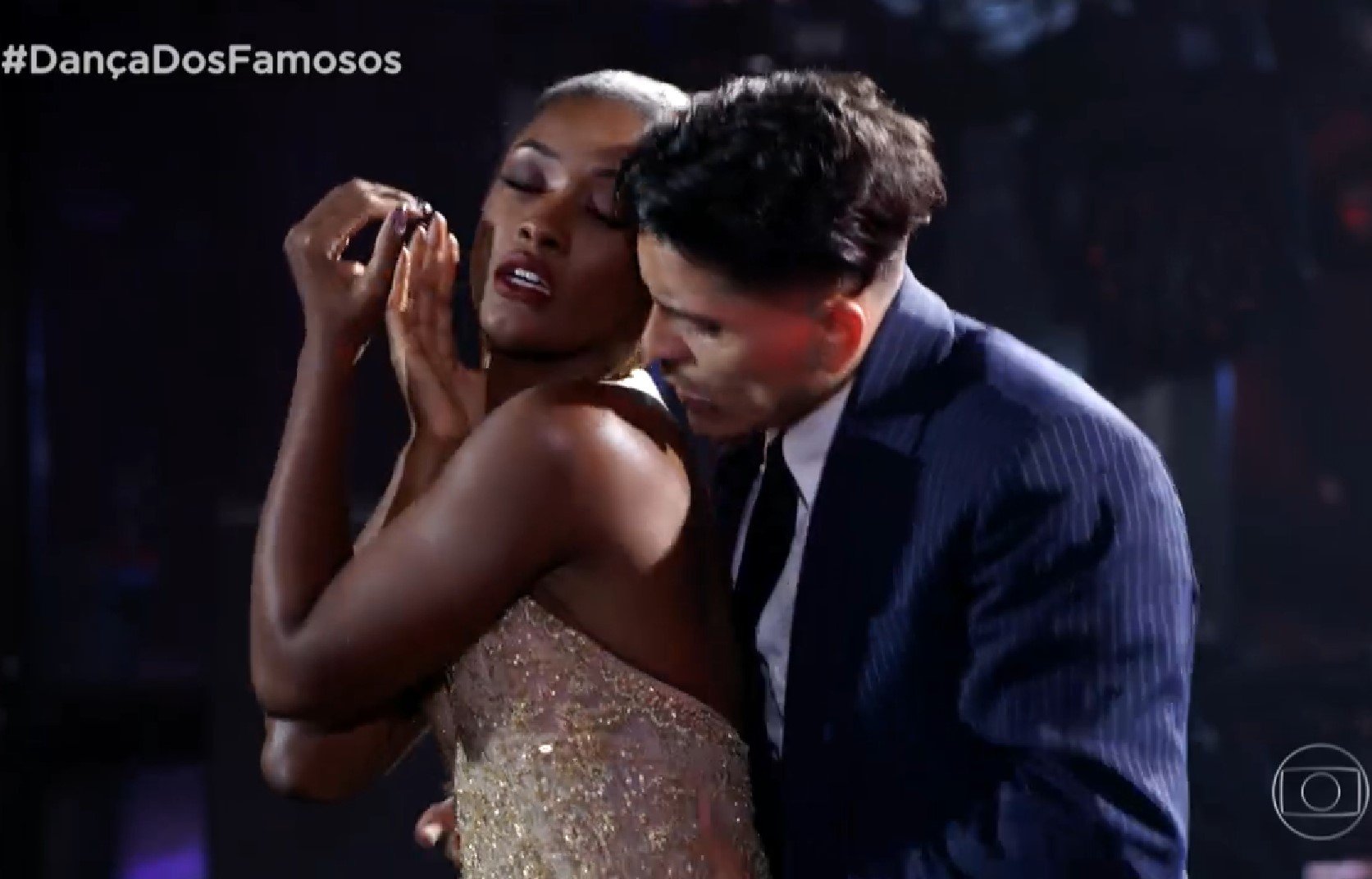 erika januza danca dos famosos