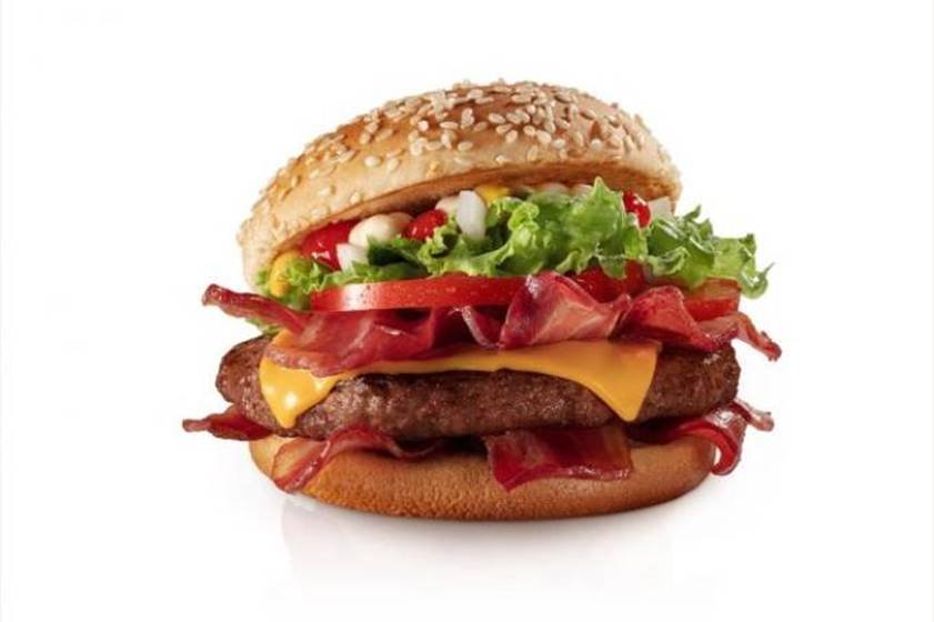 McDonald’s lança hambúrguer com 10 fatias de bacon Metrópoles