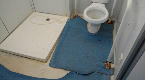 Banheiro da sala amarela