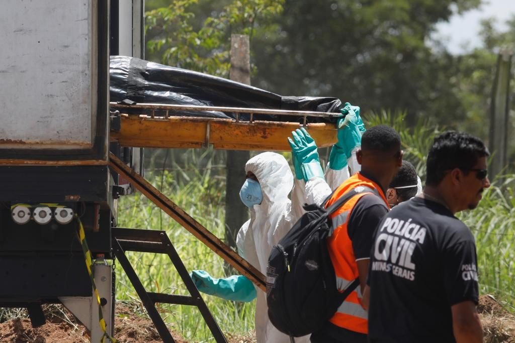 Oitavo dia de buscas em Brumadinho com 110 mortos e 238 desaparecidos