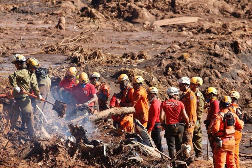 Oitavo dia de buscas em Brumadinho com 110 mortos e 238 desaparecidos