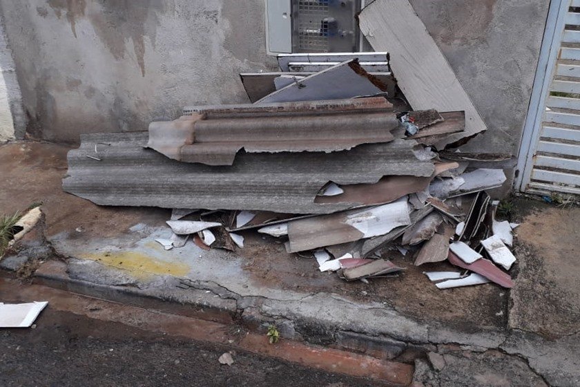 chuva causa destelhamento de casas em samambaia