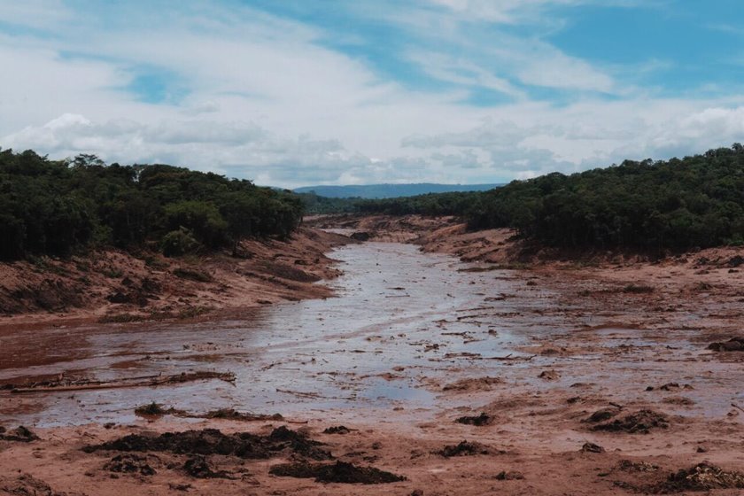 Imagem mostra lama em Brumadinho após rompimento de barragem - Metrópoles