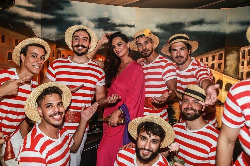 Baile do Copacabana Palace,com a coroação da Atriz Deborah Secco