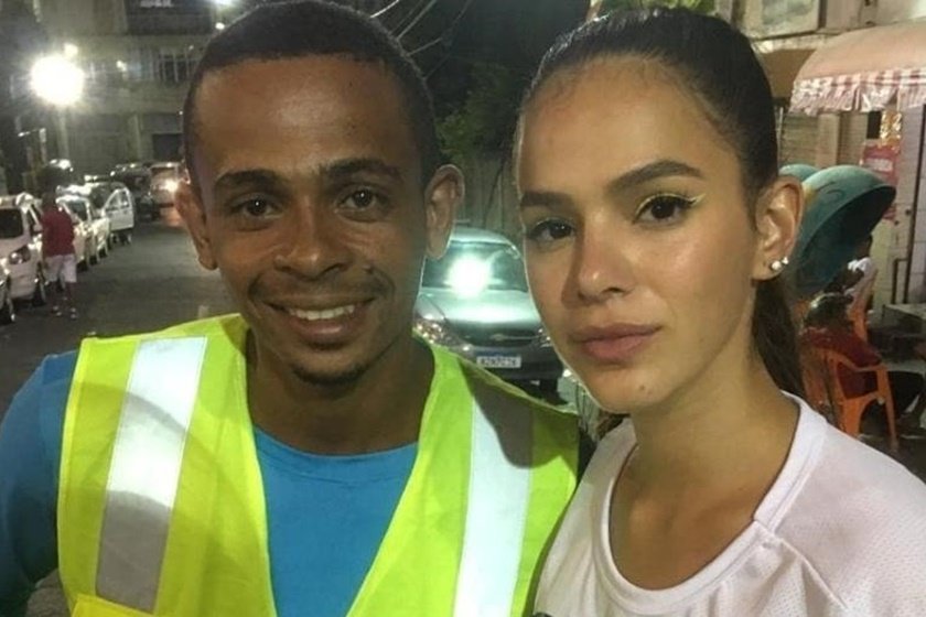 Bruna Marquezine e Bruno Araújo Mototáxi