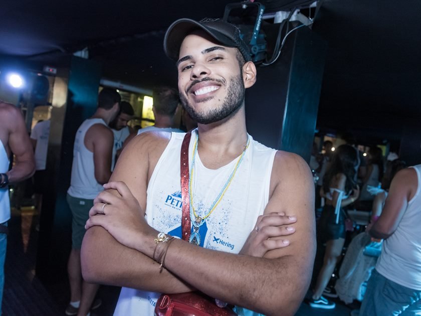 Hugo Gloss se diverte no Carnaval de Salvador e fala sobre próximos  trabalhos na TV