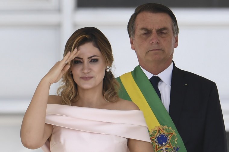 Resultado de imagem para primeira dama Michelle Bolsonaro