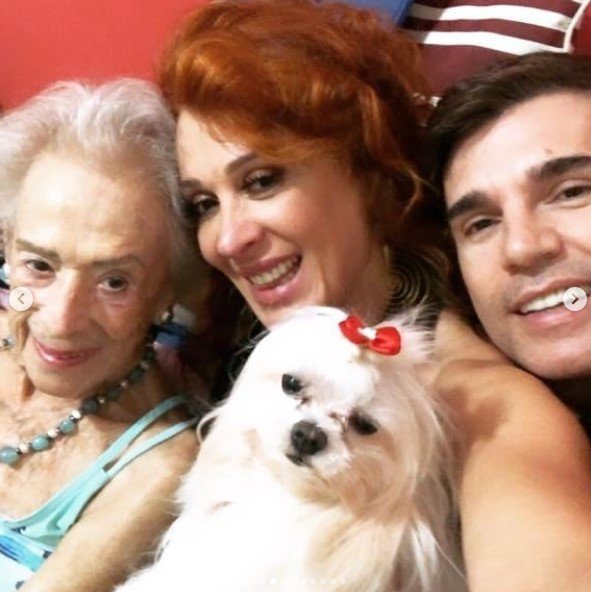 claudia raia e mãe