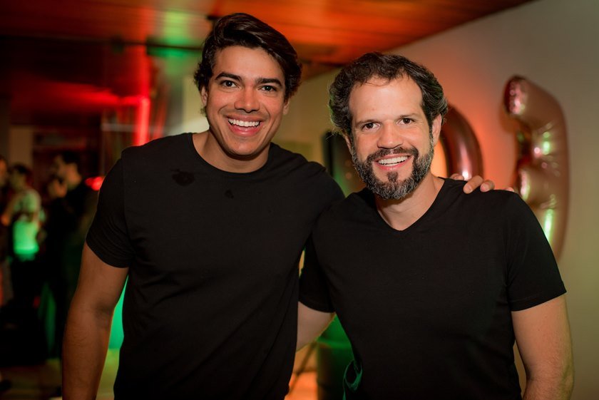 Caio Barbieri e Fernando Ferreira celebram aniversário entre amigos