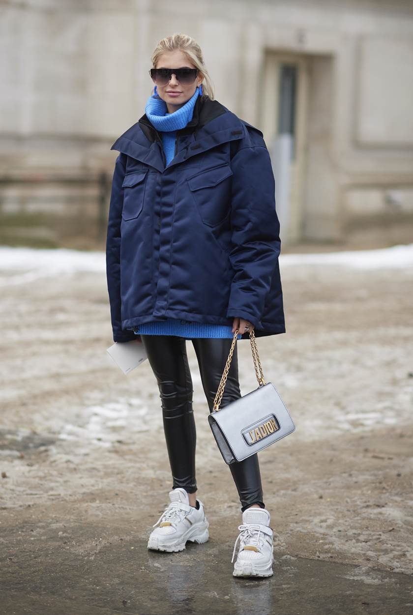 Street Style - Paris Fashion Week - Haute Couture Spring Summer 2020 : Day Two