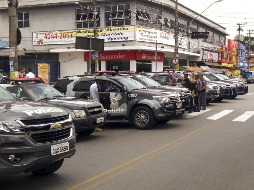 Criminosos amarram explosivo em refém durante tentativa de assalto em Banco de Diadema