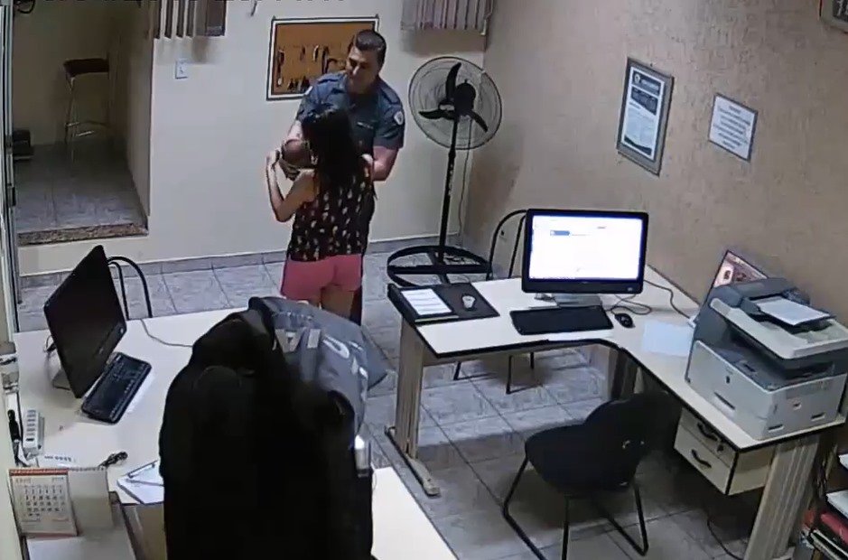 Bebê salvo por PMs