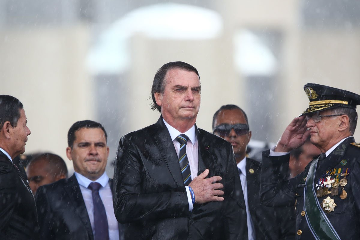 Presidente Jair Bolsonaro acompanha cerimonia de Comemoraçāo do Dia do Exercito Brasileiro