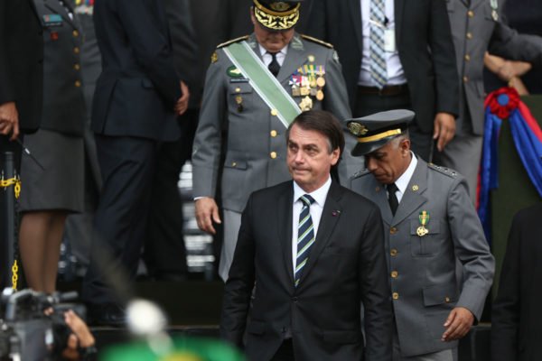 residente Jair Bolsonaro acompanha cerimonia de Comemoraçāo do Dia do Exercito Brasileiro
