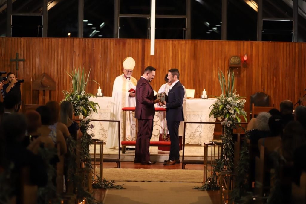 Igreja Anglicana Do Df Celebra Primeiro Casamento Homoafetivo Metrópoles