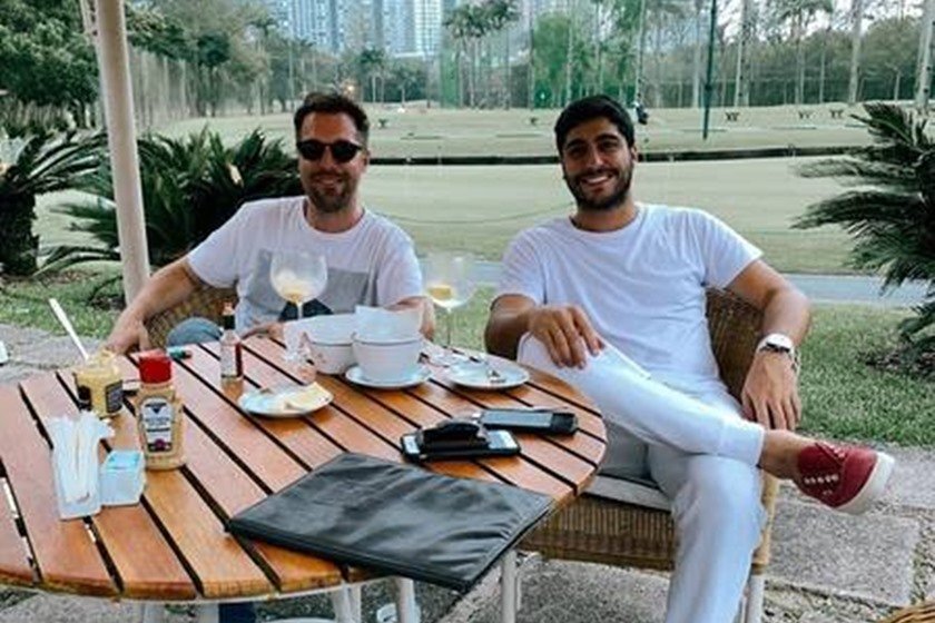 Após treta com pai de Anitta, Thiago Magalhães reaparece em feijoada