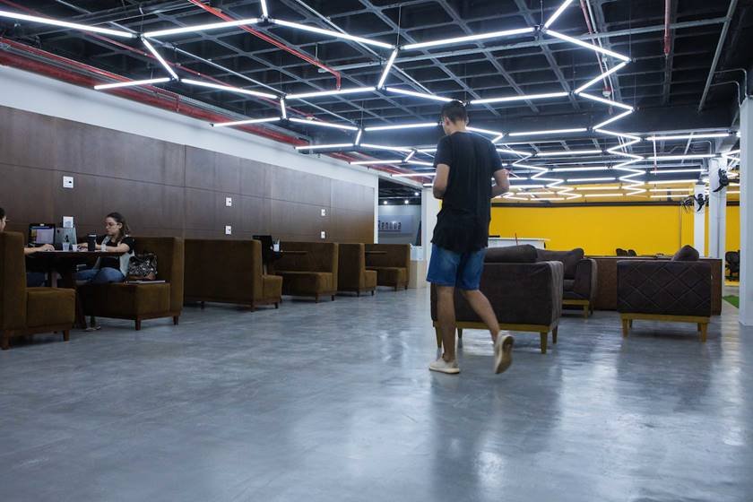 Brasília (DF),10/04/2019 - Evento: Coworking Cowmeia - Local Coworking Cowmeia (Rua Pitangueiras lote 5 edifício Easy loja 12, Mezanino Asa Sul, Águas Claras Foto: JP Rodrigues/ Metrópoles