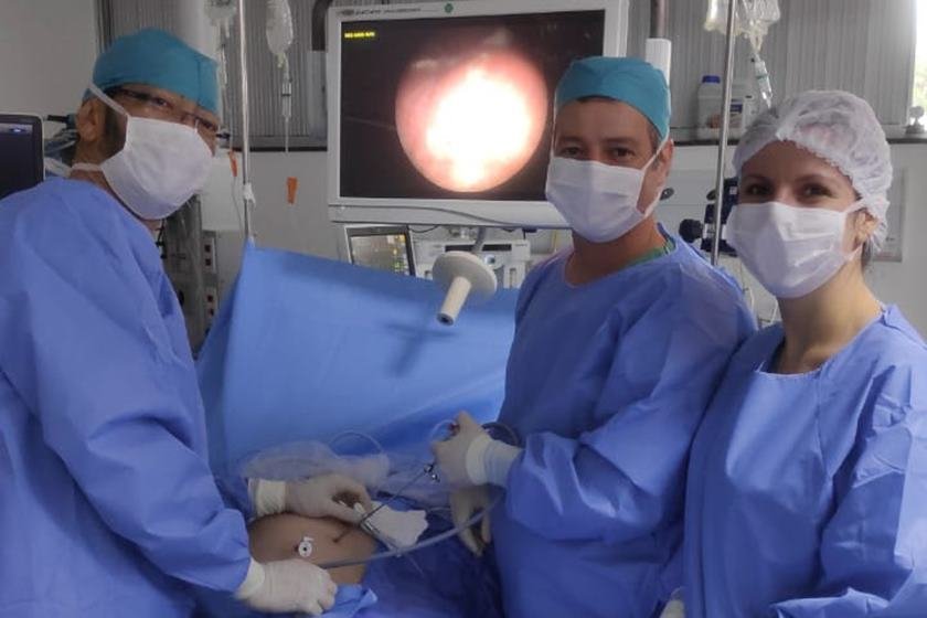 DF: médicos operam coluna de bebê ainda na barriga da mãe