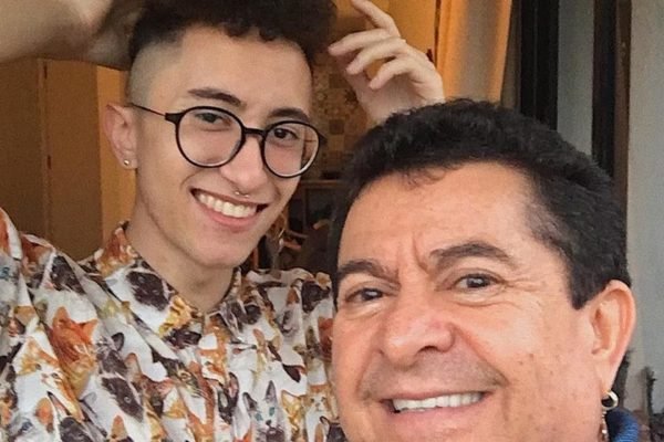 Pocnejo": filho gay de Solimões estreia no sertanejo