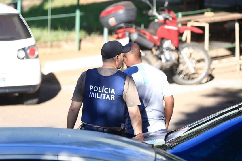 Resultado de imagem para PMs sÃ£o presos em operaÃ§Ã£o contra grilagem de terras no DF