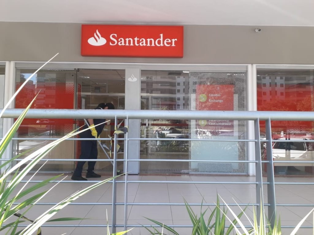 fachada agência Santander