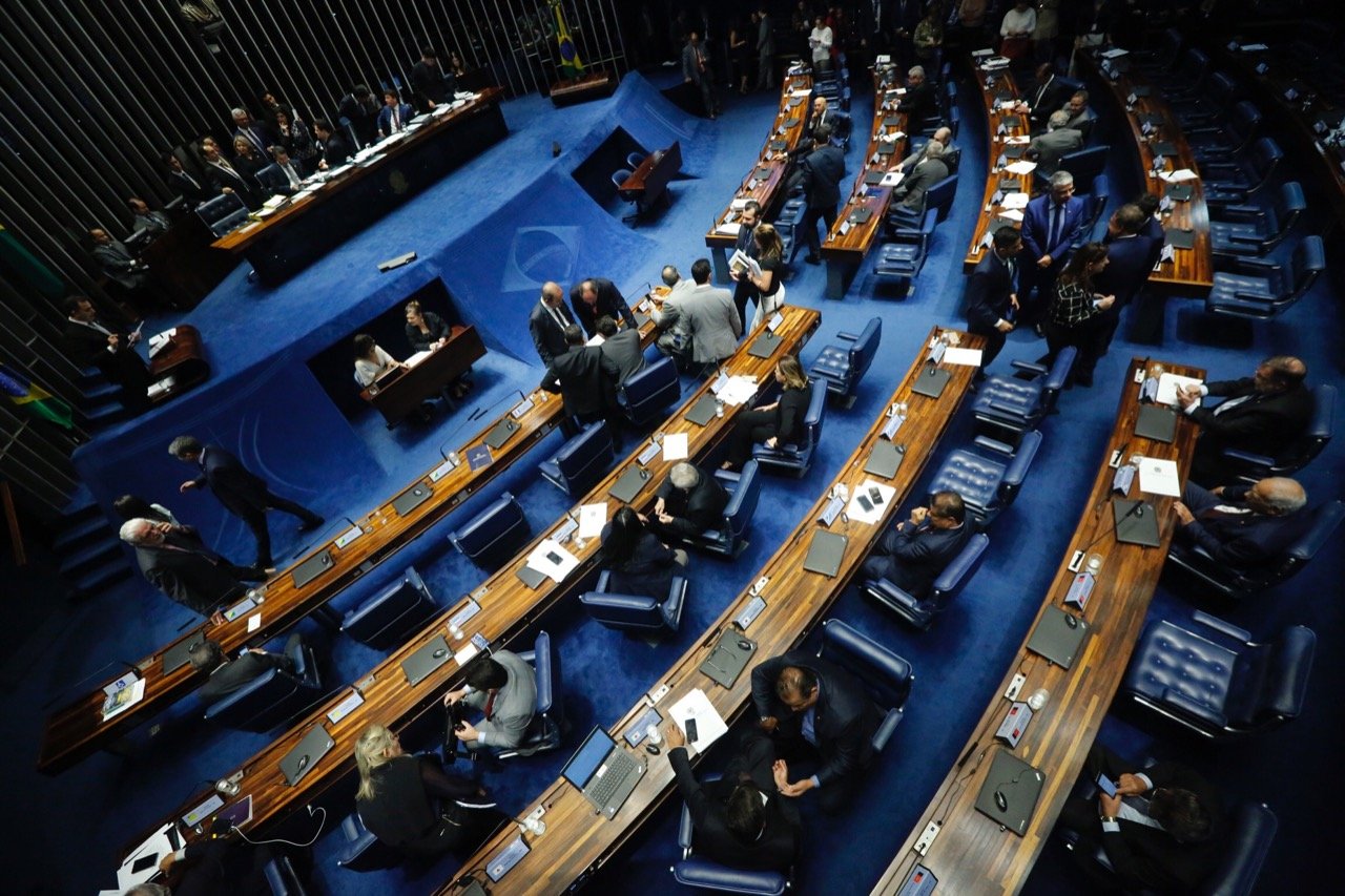 Imagem colorida mostra plenário do Senado Federal durante votação - Metrópoles