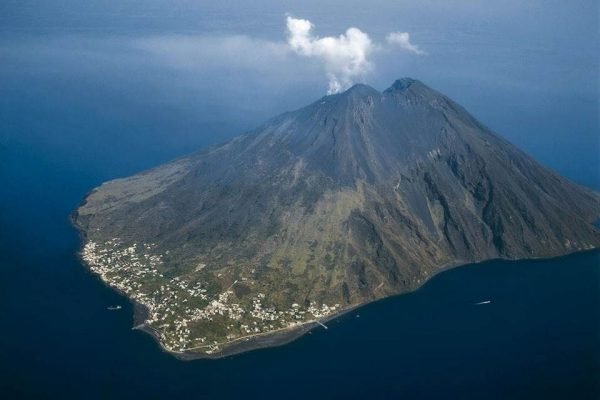 vulcão stromboli