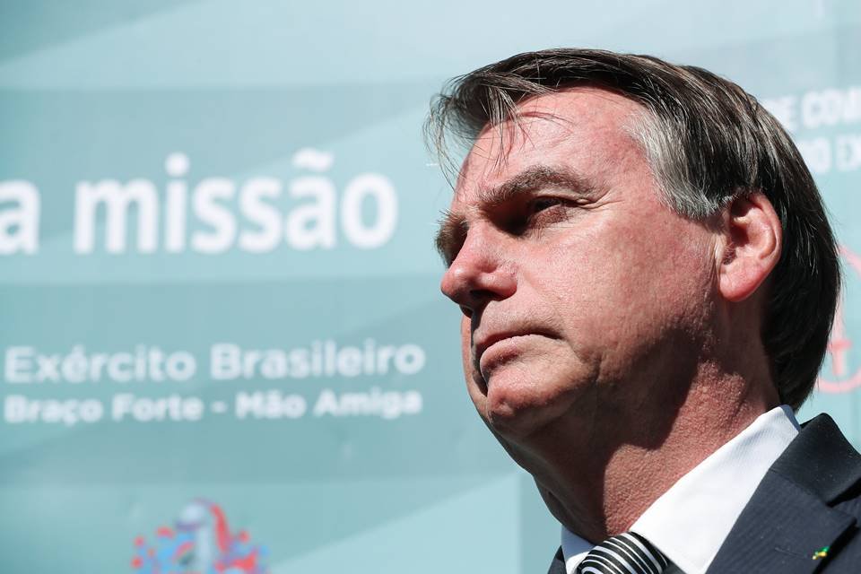 Reação de Laura, filha de Bolsonaro, na 'festa' de seu aniversário