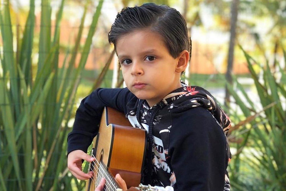 Morte de Cristiano Araújo completa 6 anos e pai do cantor emociona