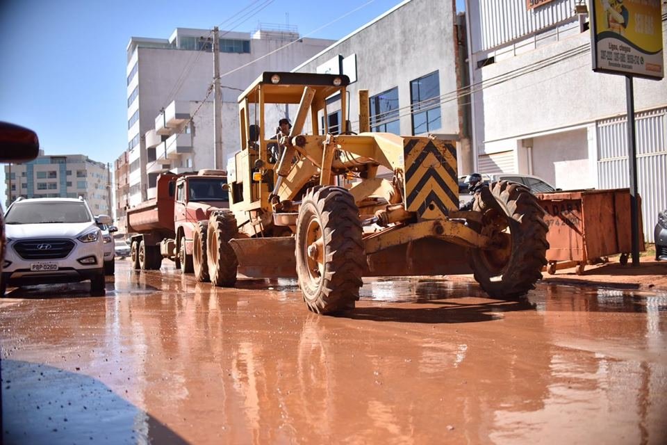 Trator de obra em Vicente Pires