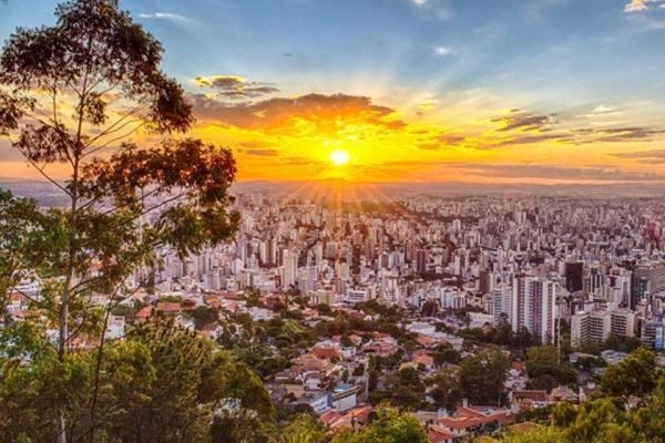 A arte de encontrar livros nas ruas de Belo Horizonte