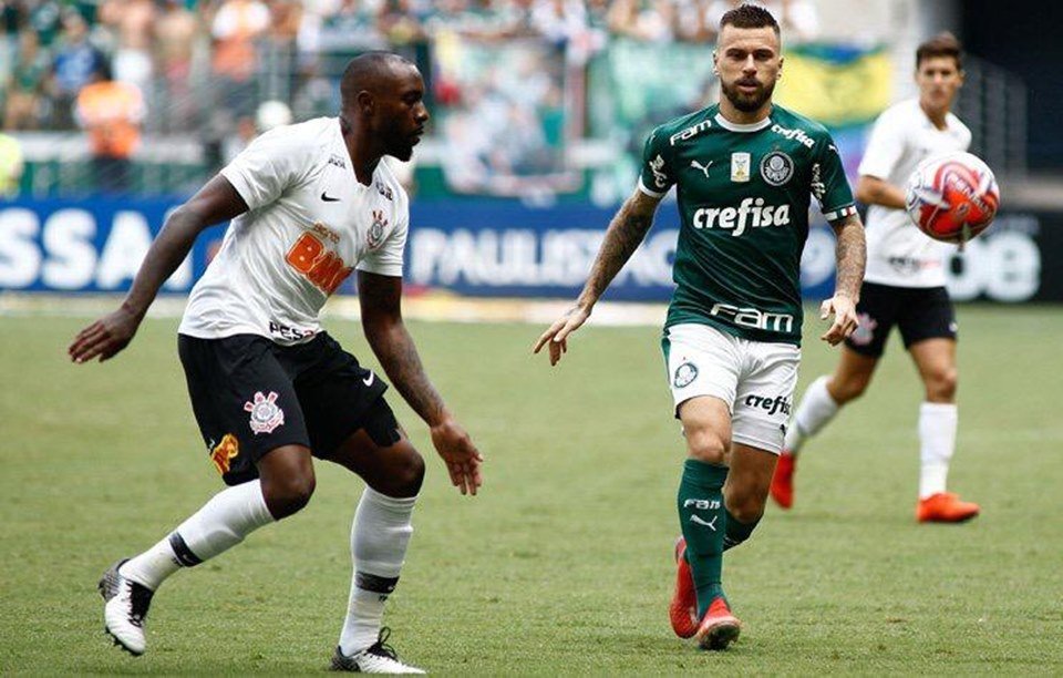 Galo' vira com Cazares e Fred e volta a vencer em casa no Brasileirão