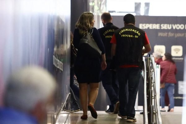 Fiscais do Procon fazem vistoria