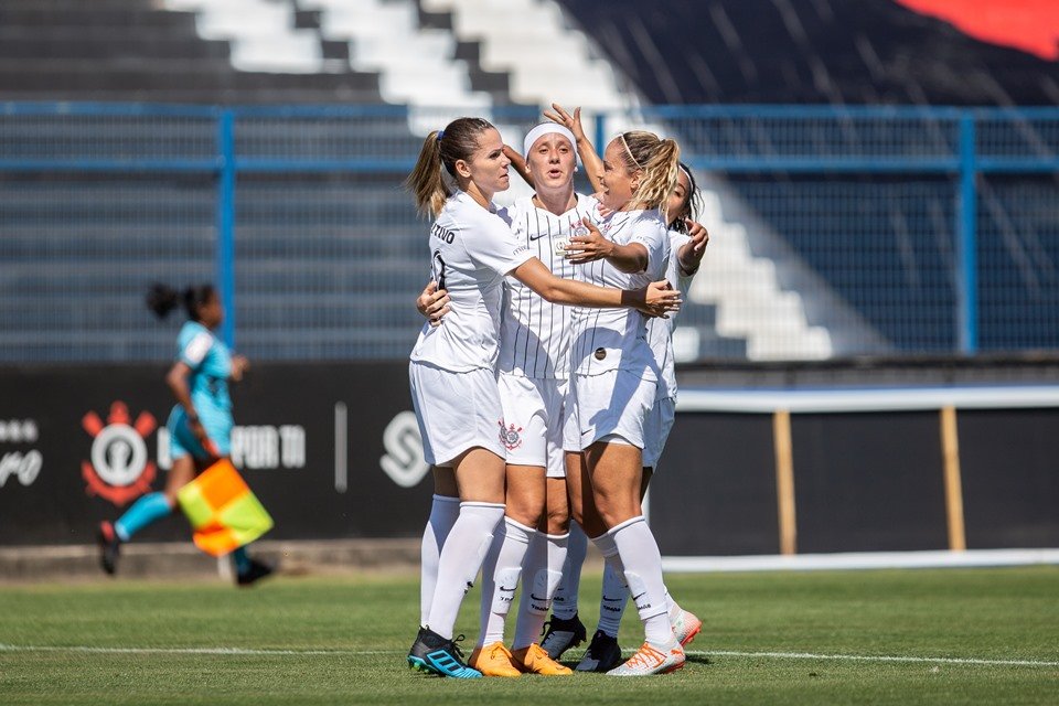 Brasileiro Feminino 2023 tem recorde de times de camisa e promessa de  equilíbrio - Dibradoras