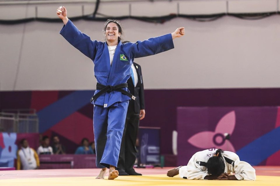 Mayra Aguiar conquista medalha de ouro inédita no Grand Slam de Tóquio 2
