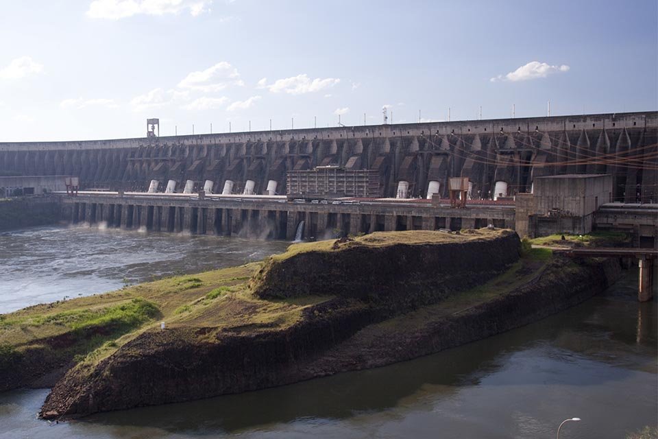 Brazil / Paraguay – Industry – Itaipu Hydroelectric dam