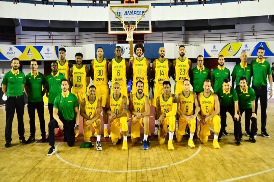 Basquete masculino: Brasil perde para Argentina e se complica