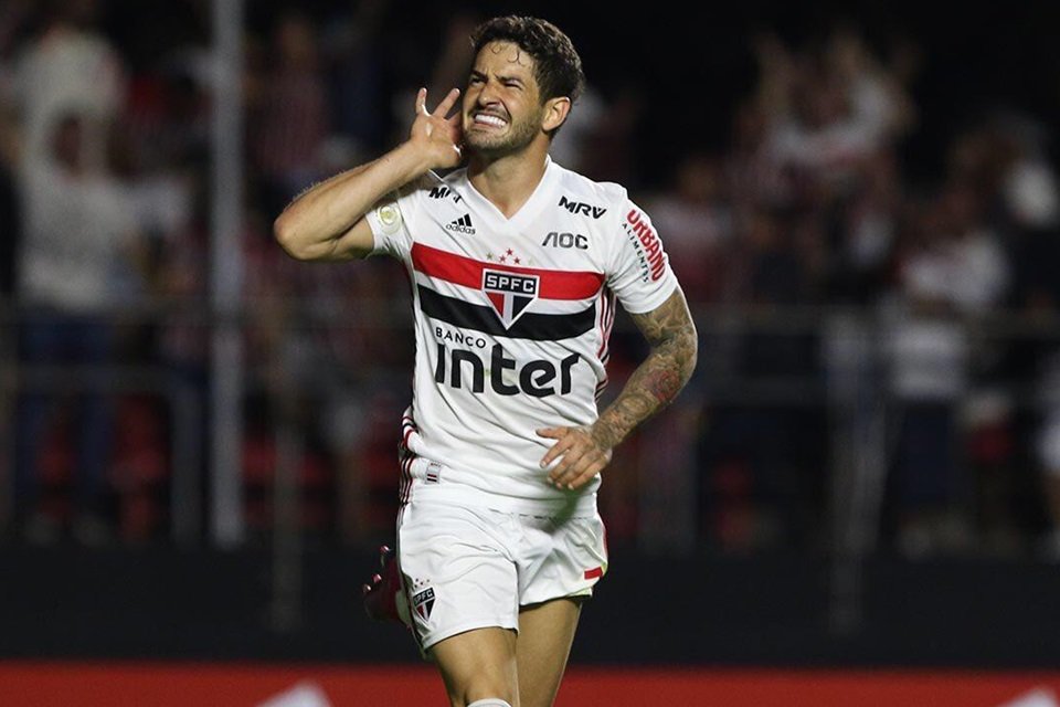 Hernanes rescinde contrato com São Paulo Futebol Clube