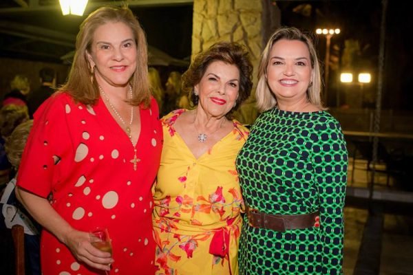 Noite de festa! Alda Corrêa celebra aniversário em jantar movimentado ...