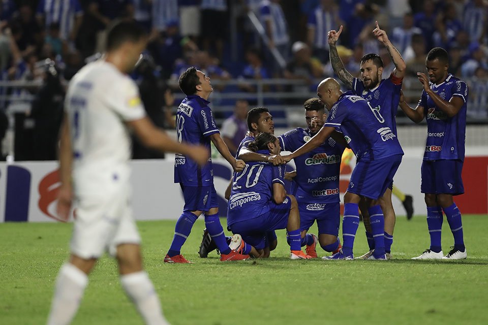 Jogando em casa, Bahia empata com Cruzeiro no Brasileirão