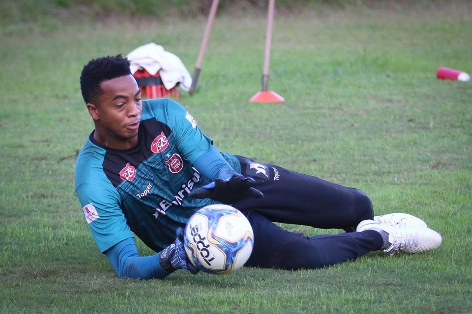 Goleiro do Brasil de Pelotas desabafa após ter sido alvo de racismo