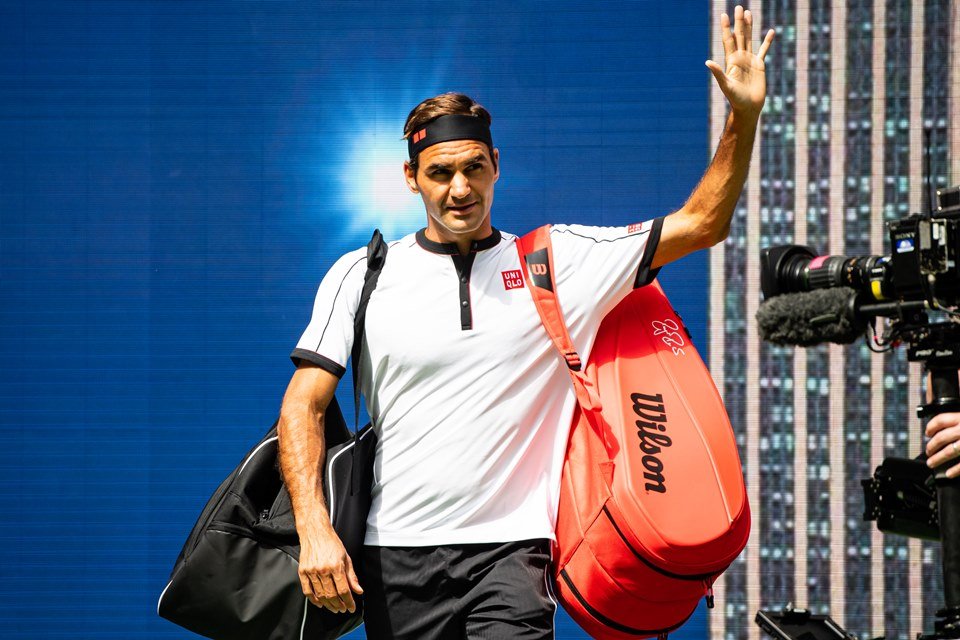 US Open: Federer vence, iguala marca de Agassi e passa às quartas