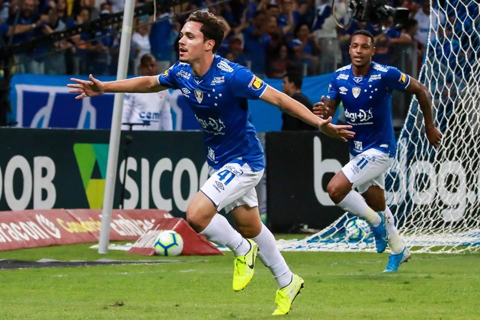 Em duelo contra o rebaixamento, Cruzeiro e Vasco ficam no empate