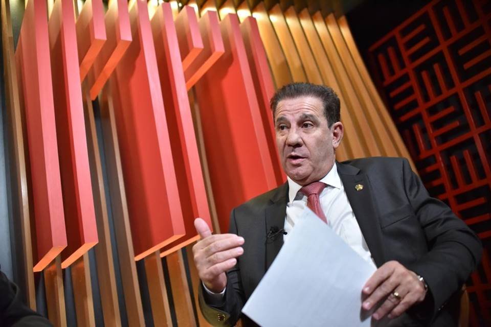 “Vou votar no Eduardo. Embaixada tem corpo técnico”, diz senador de GO